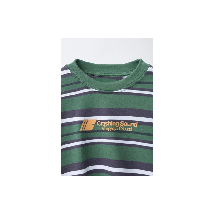 ФУТБОЛКА В ПОЛОСКУ С НАДПИСЬЮ ИЗ ТКАНИ