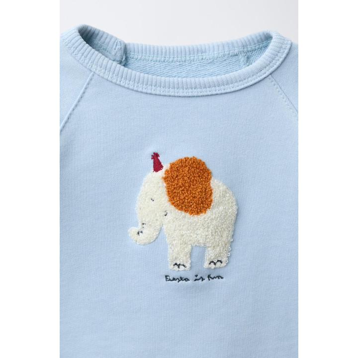 ТОЛСТОВКА С НАШИВКОЙ ИЗ МАХРОВОЙ ТКАНИ