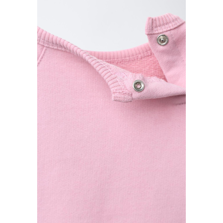 ТОЛСТОВКА С НАШИВКОЙ ИЗ МАХРОВОЙ ТКАНИ