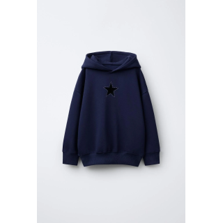 ХУДИ С КАПЮШОНОМ, ЗВЕЗДОЙ И ЗАКЛЕПКАМИ