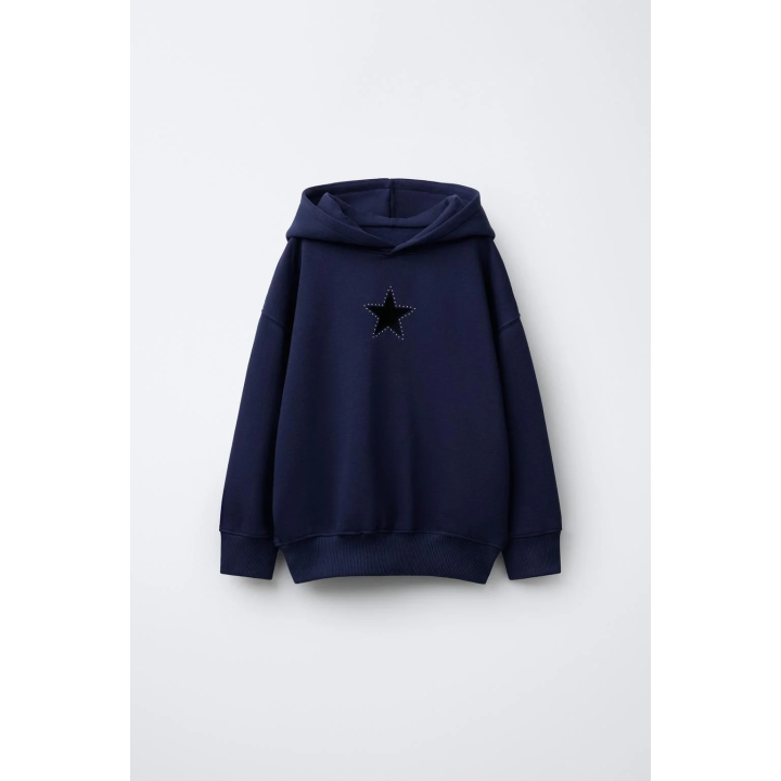 ХУДИ С КАПЮШОНОМ, ЗВЕЗДОЙ И ЗАКЛЕПКАМИ