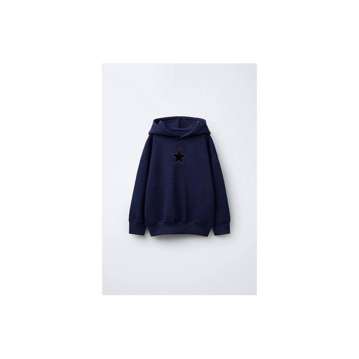 ХУДИ С КАПЮШОНОМ, ЗВЕЗДОЙ И ЗАКЛЕПКАМИ