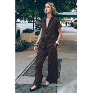 БРЮКИ С ШИРОКИМИ ШТАНИНАМИ И ЭЛАСТИЧНОЙ ТАЛИЕЙ