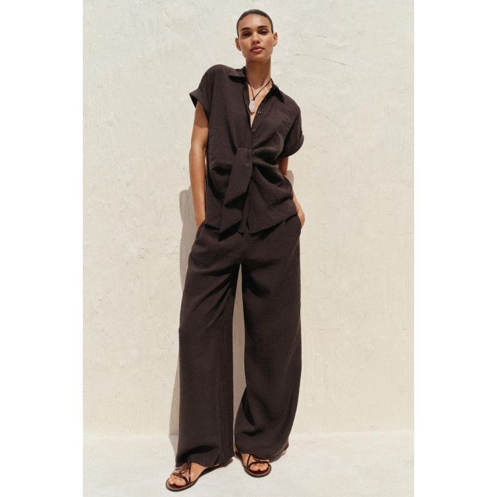 БРЮКИ С ШИРОКИМИ ШТАНИНАМИ И ЭЛАСТИЧНОЙ ТАЛИЕЙ