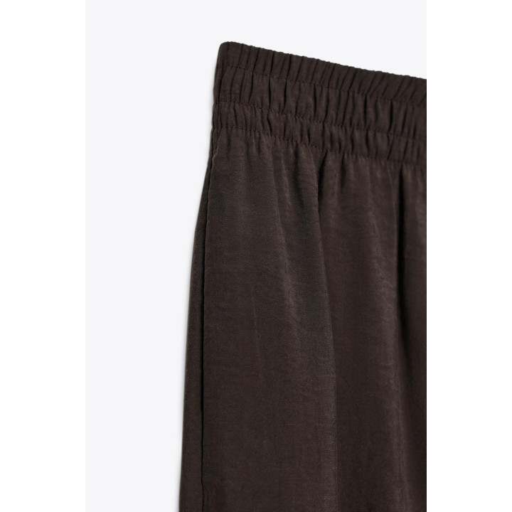 БРЮКИ С ШИРОКИМИ ШТАНИНАМИ И ЭЛАСТИЧНОЙ ТАЛИЕЙ