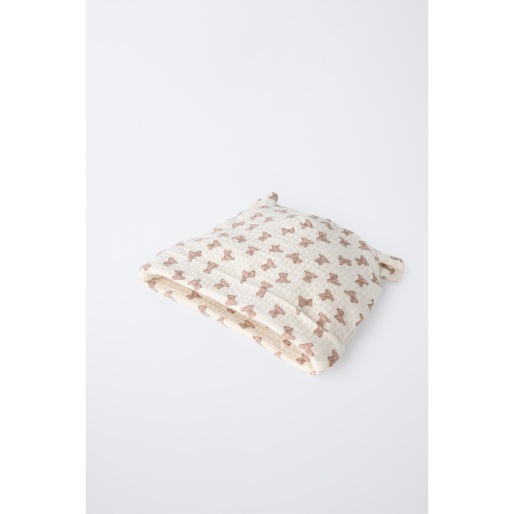 ШАПКА С УШКАМИ И МЕДВЕЖАТАМИ