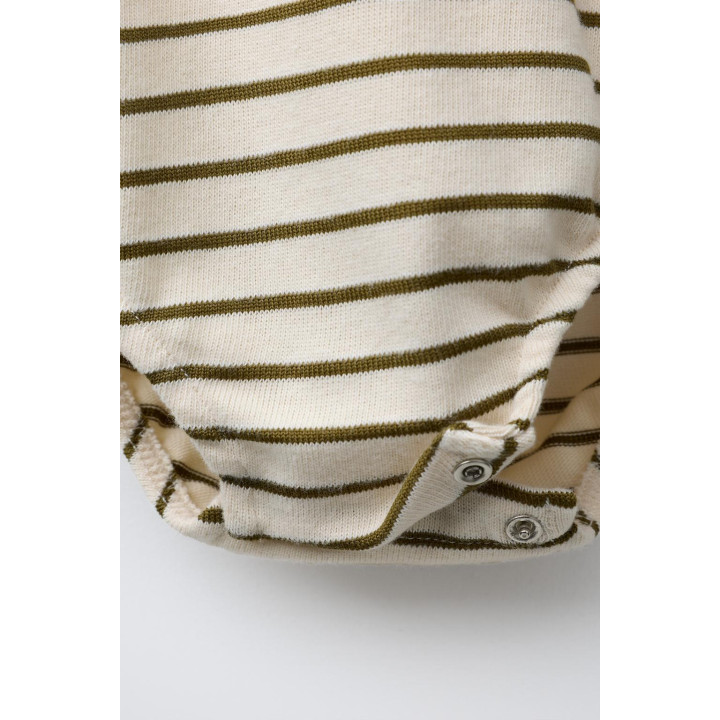 Комбинезон в полоску с вышитым оленем