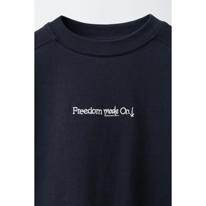 ФУТБОЛКА С ВЫШИТОЙ НАДПИСЬЮ