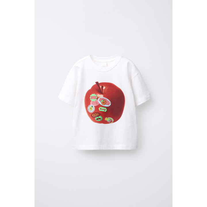 ФУТБОЛКА С ЯБЛОКОМ И ЭТИКЕТКАМИ