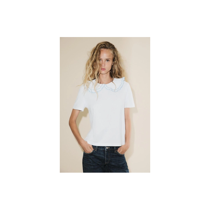 T-SHIRT WITH PETER PAN COLLAR