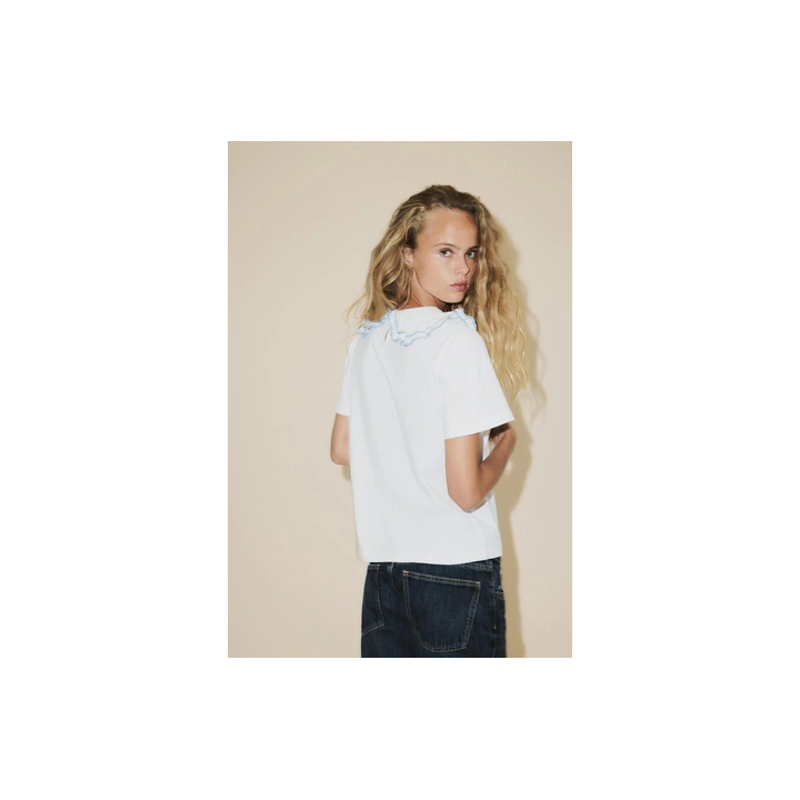 T-SHIRT WITH PETER PAN COLLAR