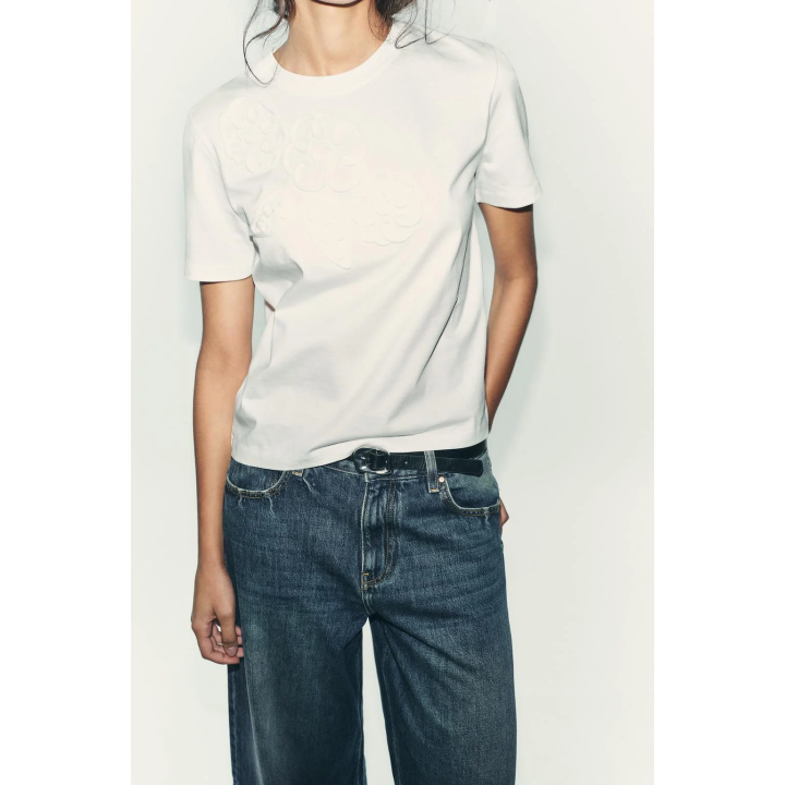 ФУТБОЛКА С РЕЛЬЕФНЫМИ ЦВЕТАМИ