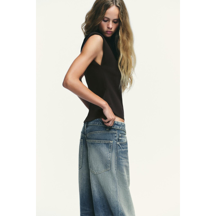 ТОП ИЗ КРЕПА С БАСКОЙ И ПОДПЛЕЧНИКАМИ