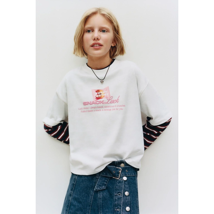 ФУТБОЛКА С РЕЛЬЕФНЫМ ТЕКСТОМ