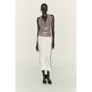 Топ с завязками на шее