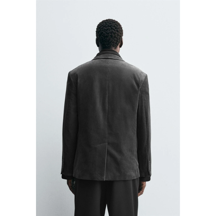 ДВУБОРТНЫЙ БЛЕЙЗЕР ИЗ ВЕЛЬВЕТА