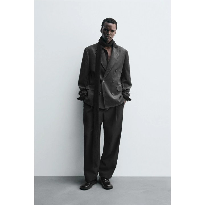 ДВУБОРТНЫЙ БЛЕЙЗЕР ИЗ ВЕЛЬВЕТА