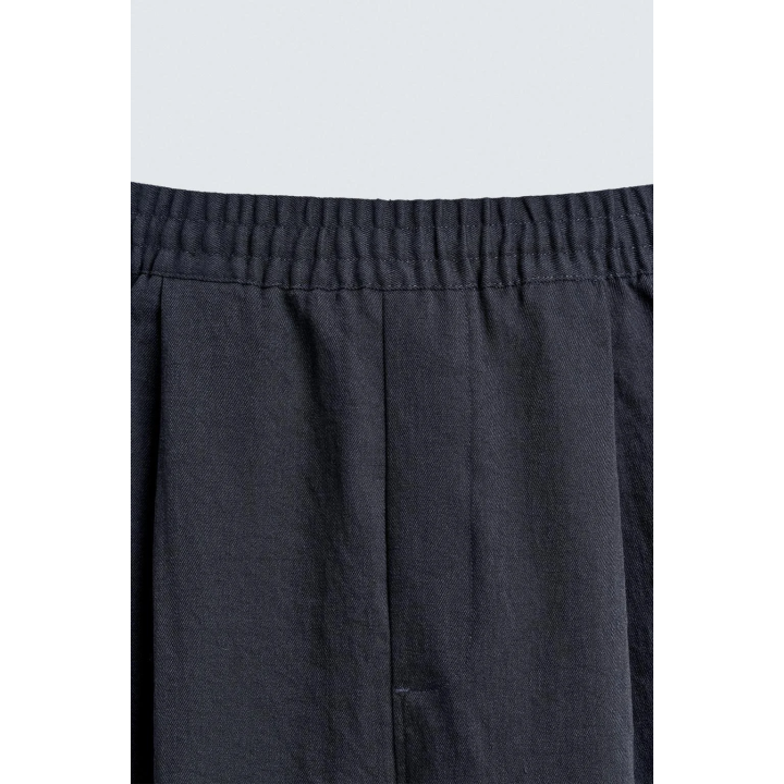 СТРУЯЩИЕСЯ БРЮКИ СО СКЛАДКАМИ