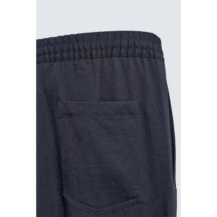 СТРУЯЩИЕСЯ БРЮКИ СО СКЛАДКАМИ