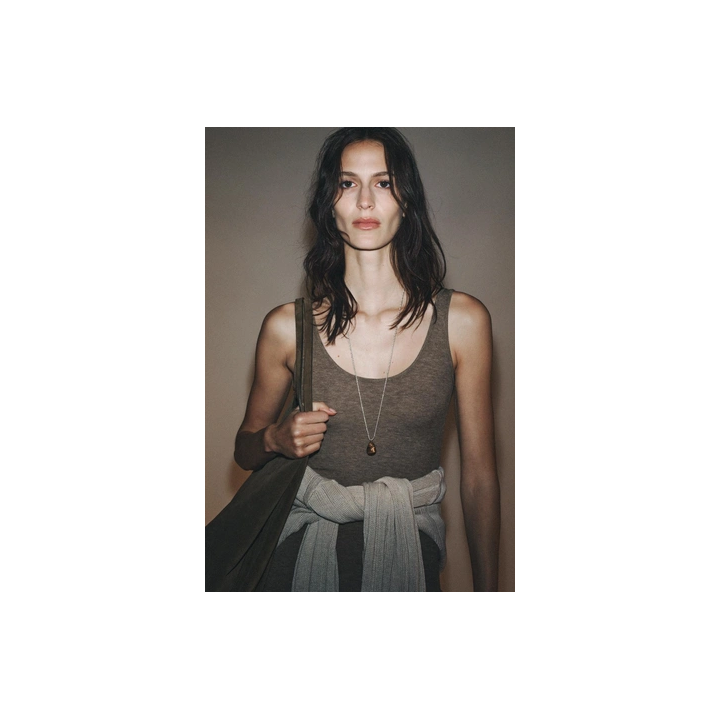 ДЛИННОЕ ПЛАТЬЕ НА БРЕТЕЛЯХ