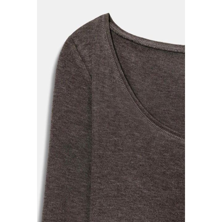 ДЛИННОЕ ПЛАТЬЕ С ДЛИННЫМИ РУКАВАМИ