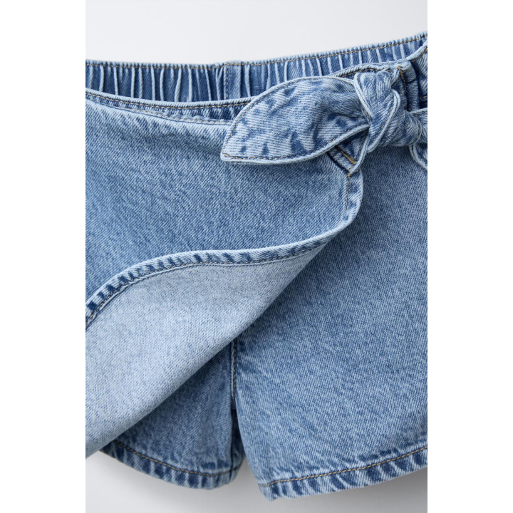 Денимовый бермудский скорт с завышенной талией и поясом на завязках