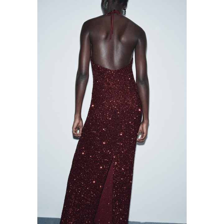 Платье с вырезом глубокого v и пайетками