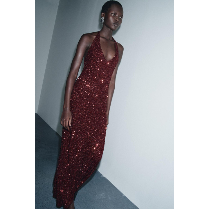 Платье с вырезом глубокого v и пайетками