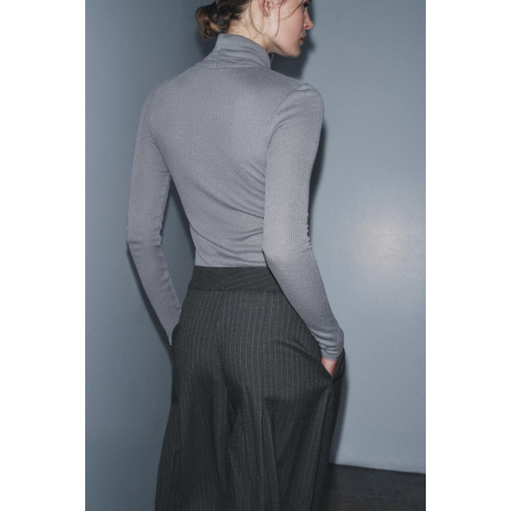 ТОП В РУБЧИК С ВОРОТНИКОМ-СТОЙКОЙ