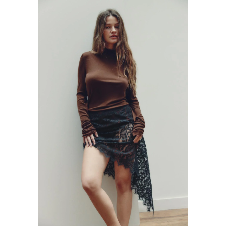 ОДНОТОННАЯ ФУТБОЛКА ИЗ ЛИОЦЕЛЛА