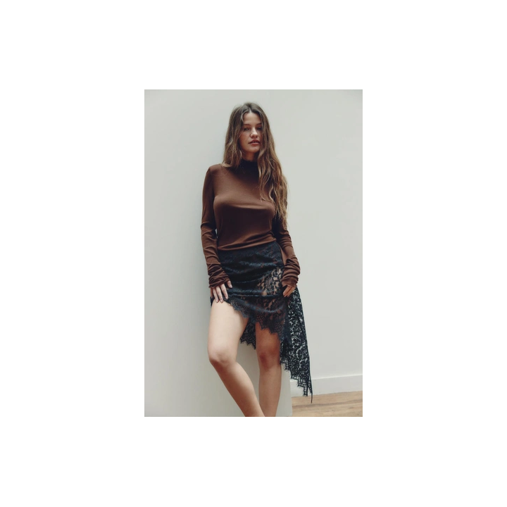 ОДНОТОННАЯ ФУТБОЛКА ИЗ ЛИОЦЕЛЛА