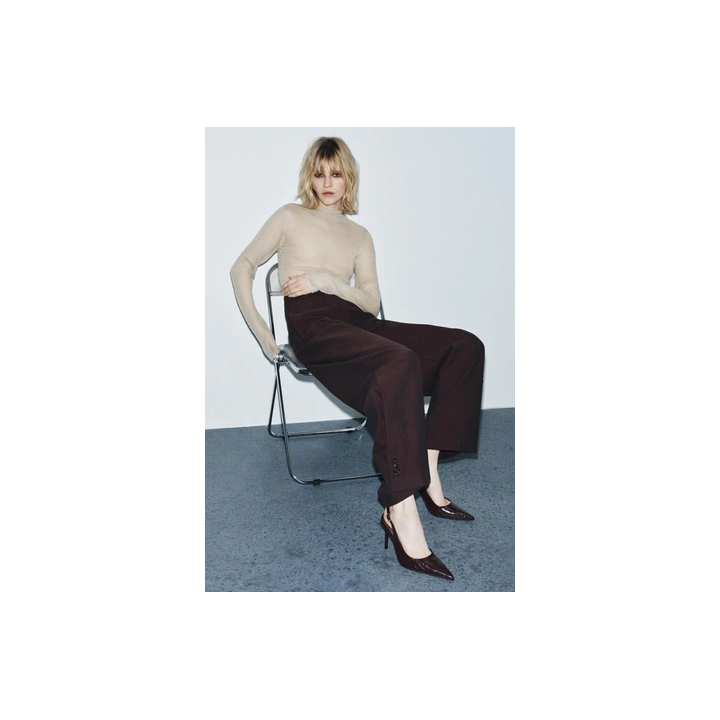 ТУФЛИ БЕЗ ЗАДНИКОВ С РЕЛЬЕФНЫМ УЗОРОМ