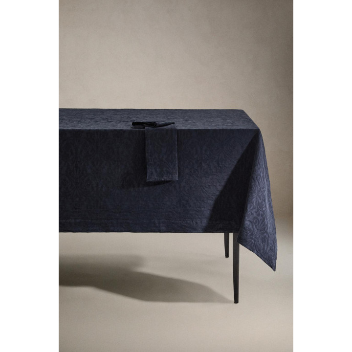 Скатерть с цветочным джаккардовым узором