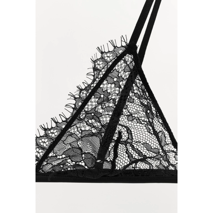 КРУЖЕВНОЙ БЮСТГАЛЬТЕР С ТРЕУГОЛЬНЫМИ ЧАШКАМИ