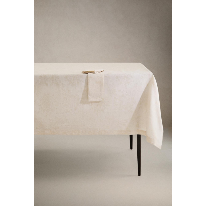 Тканевая новогодняя скатерть с цветочным узором zara