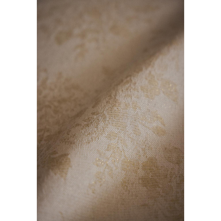 Тканевая новогодняя скатерть с цветочным узором zara