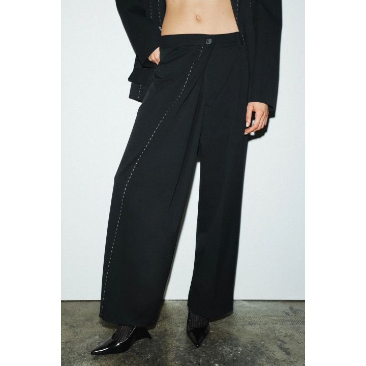 БРЮКИ С ОТДЕЛКОЙ СТРОЧКОЙ