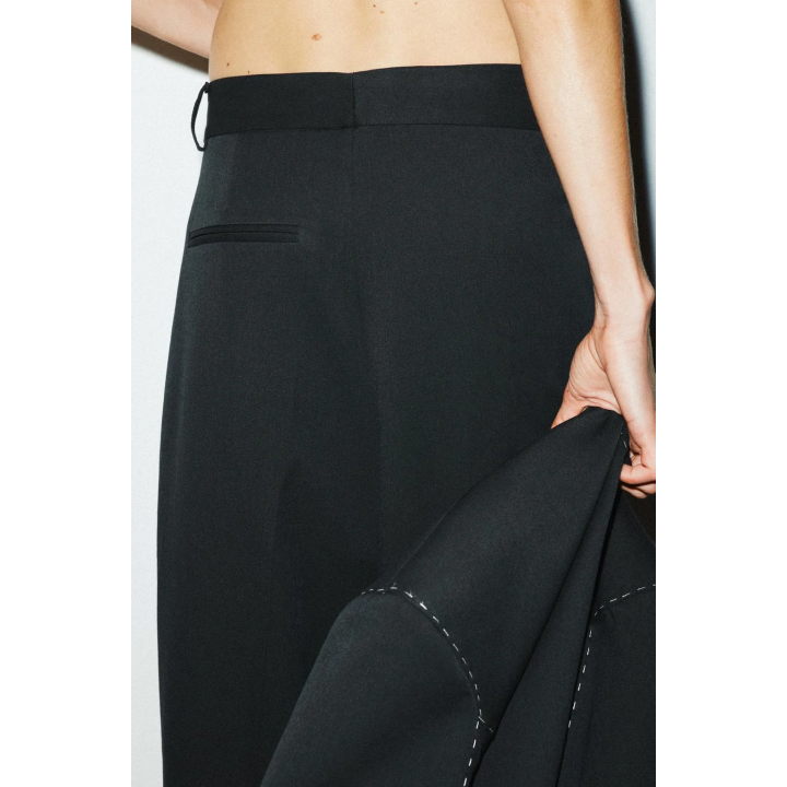 БРЮКИ С ОТДЕЛКОЙ СТРОЧКОЙ