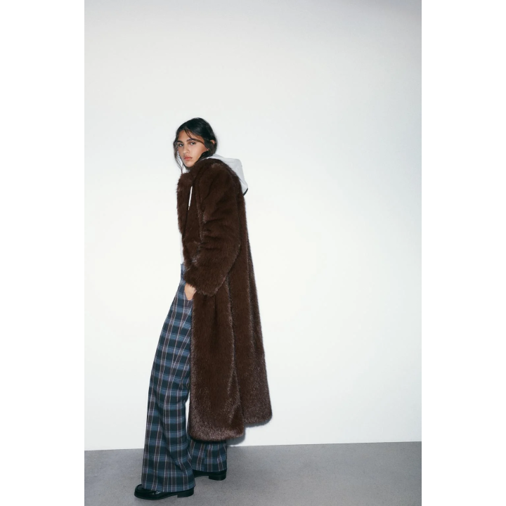 ОЧЕНЬ ДЛИННОЕ ПАЛЬТО ИЗ ИСКУССТВЕННОГО МЕХА