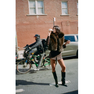 ЖИЛЕТ ИЗ ИСКУССТВЕННОГО МЕХА