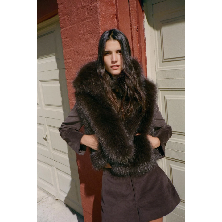 ЖИЛЕТ ИЗ ИСКУССТВЕННОГО МЕХА