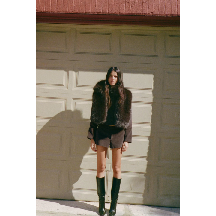 ЖИЛЕТ ИЗ ИСКУССТВЕННОГО МЕХА