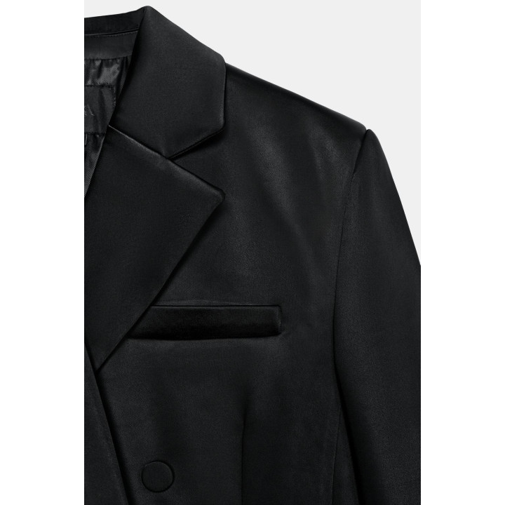 АТЛАСНЫЙ БЛЕЙЗЕР С КАРМАНАМИ