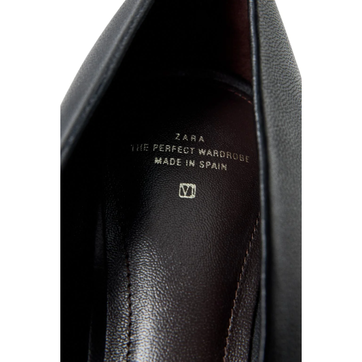 Лимитированная коллекция кожаных туфель на высоком каблуке