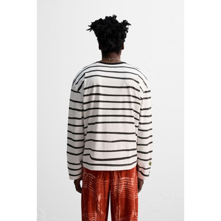 ФУТБОЛКА В ПОЛОСКУ С ПРИНТОМ © OTIS KWAME KYE QUAICOE