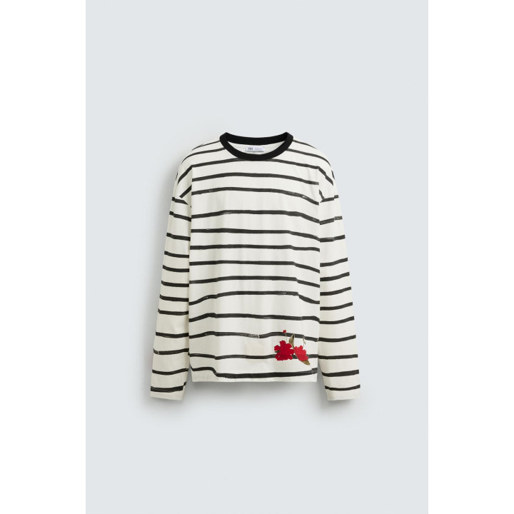 ФУТБОЛКА В ПОЛОСКУ С ПРИНТОМ © OTIS KWAME KYE QUAICOE