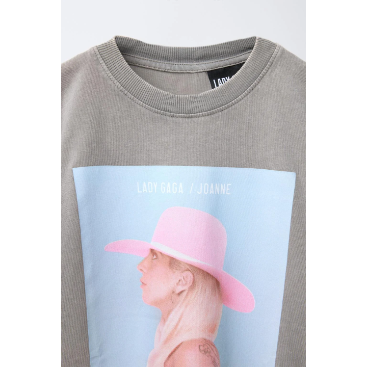ФУТБОЛКА С ПРИНТОМ  LADY GAGA © И ЭФФЕКТОМ ПОТЕРТОСТИ