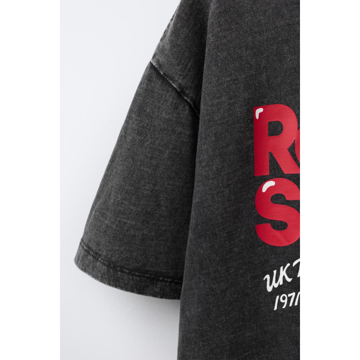 ФУТБОЛКА С ЭФФЕКТОМ СТИРКИ И ПРИНТОМ ROLLING STONES ©