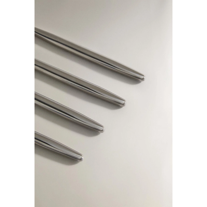 PACK OF KNIVES WITH THIN HANDLES (PACK OF 4)