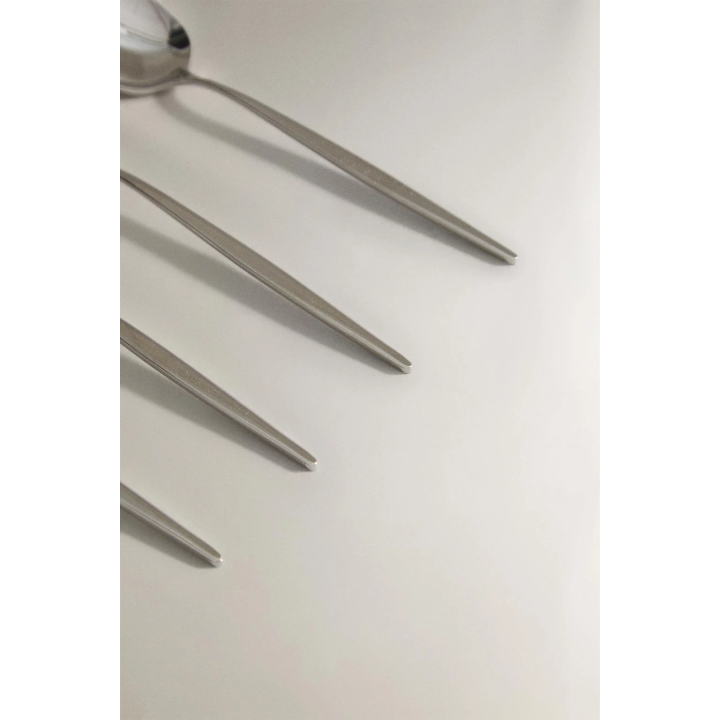 PACK OF DESSERT SPOONS WITH THIN HANDLES (PACK OF 4)